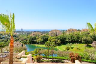 Elviria Hills Penthouse - Idyllic Golf & Sea View Oasis in Marbella - 8