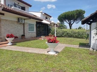 Villa Civetta con giardino in esclusiva tra Roma e i Castelli Romani - Monte Porzio Catone - 0