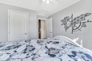 Hidn LakeFront-New Build-Private Beach-Fast Wi-Fi - Brighton - 1