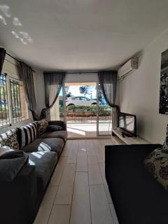 Gorgeous 4 Bed Apartment with Great Location - Salou - 9