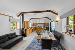 White Horse Farmhouse - Luxury Retreat - Abergavenny - 9