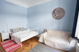 Stradivari - Budapest - 2