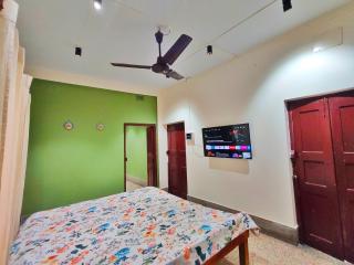 2 rooms appartment with balcony and kitchen - Kalkutta - 0