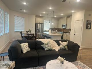 The Clement Chateau - Brand New Home - 6