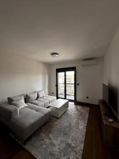 Cozy & Chic Downtown Stay - Podgorica - 8