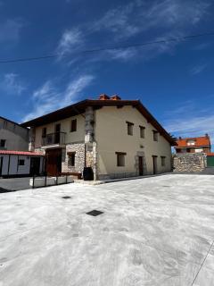 Casa ROSAMUNDA con gran jardín y cerca del mar - Santander - 0