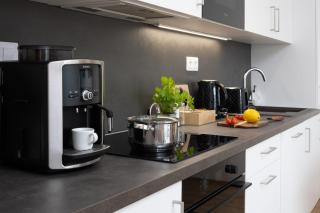 Stylish Flat by the Metro - Praga - 9