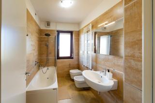 GuestHost - Bright Apartment with Terrace - Montesilvano Marina - 6