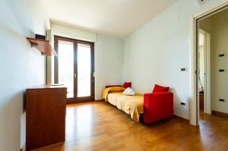 GuestHost - Bright Apartment with Terrace - Montesilvano Marina - 8