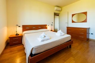 GuestHost - Bright Apartment with Terrace - Montesilvano Marina - 9