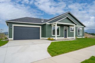 Golf Getaway, Hot Tub, EV Charger, New 2025 Build - Post Falls - 0