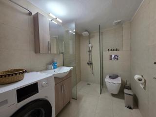 Golden Luxe Living - 5