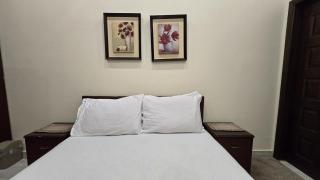 Two bedroom furnished apartment in Main Shahrah e Faisal Karachi - 7