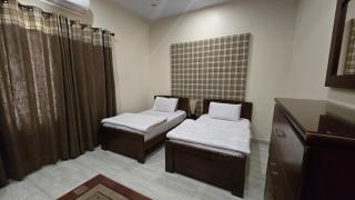 Two bedroom furnished apartment in Main Shahrah e Faisal Karachi - 5