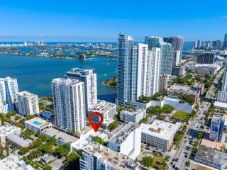 2 Bedrooms in Edgewater, Free Parking, 12 minutes to the Ocean #8 - 9