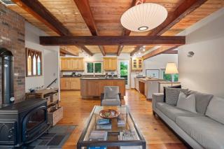 Walk to Beach w Roof-Level Deck - Truro - 1
