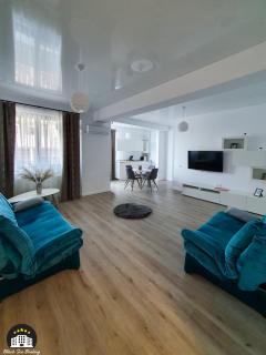 Azimuth Beach Apartment - 9