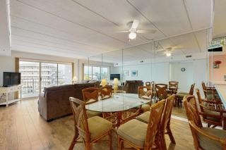 Triton's Trumpet C 303 - 5