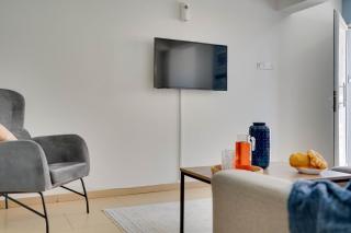 Atlantis Apartments 50m From Makenzy Seafront - Larnaca - 2