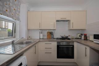 2 bedroom Apartment in Bournemouth town centre, 5 minutes walk to the beach, sleeps up to 6 with Free Parking - Bournemouth - 8