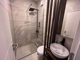 2 Bedroom Business Lounge Suite - Pristina - 5
