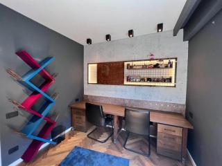2 Bedroom Business Lounge Suite - Pristina - 1