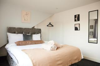 Bright duplex one bedroom spot - Leeds - 0