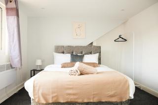 Bright duplex one bedroom spot - Leeds - 7