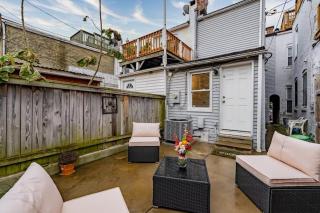 Charming Townhouse Sleeps 7 With Private terrace Garden - Baltimore - 0