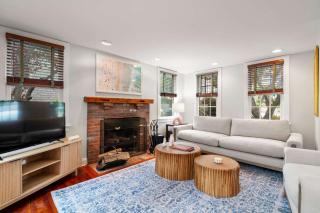 Rare Private Deck Dog Friendly Walk to Harbor - 9