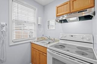 Vitamin Sea Suites. Suite 3. Downtown and a short walk to the SEA - Carolina Beach - 7