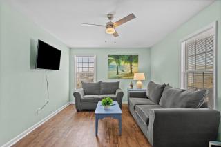 Sand Dollar Suites. Suite 5. A short stroll from our sandy shores - Carolina Beach - 0