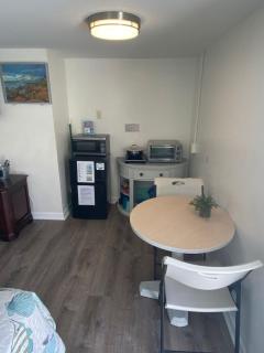 Wandas Suites. Unit 2. Downtown and a short walk to the SEA - Carolina Beach - 2