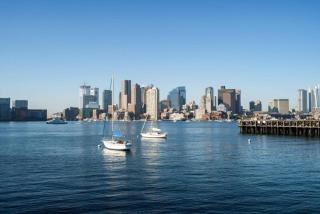 Modern Coastal City Stay Waterfront and Airport - Boston - 0