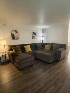 Lovely 2 Bed Room Apartment, all to yourself - Merrillville - 1