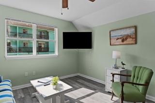 Sand Dollar Suites. Suite 6. A short stroll from our sandy shores - Carolina Beach - 0
