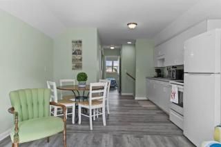 Sand Dollar Suites. Suite 6. A short stroll from our sandy shores - Carolina Beach - 1