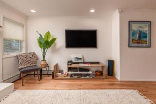 Bootleggers Condo 2 Bedroom Modern Condo in Heart of Downtown - 6