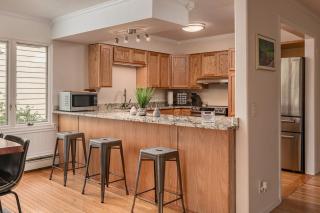 Bootleggers Condo 2 Bedroom Modern Condo in Heart of Downtown - 1