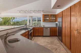 Crows Nest Condo 3BR Downtown - 3