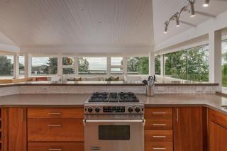 Crows Nest Condo 3BR Downtown - 2