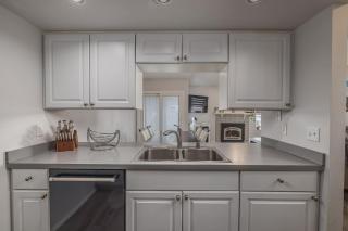 Charming Luxe Home Sleeps 4 - 1