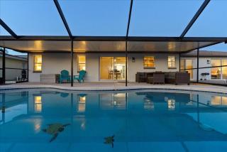 Elegant Canal Front Oasis w Pool Near Beaches - 0