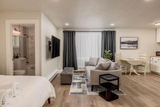 Downtown city studio - King bed - 0