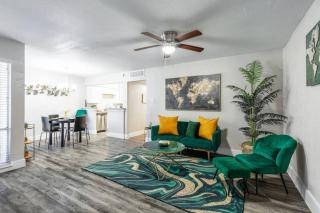 563a) 2 bedroom Walk to Cowboys and Rangers Games - Arlington - 9