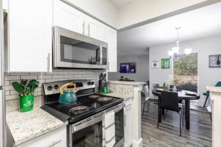 563a) 2 bedroom Walk to Cowboys and Rangers Games - Arlington - 5