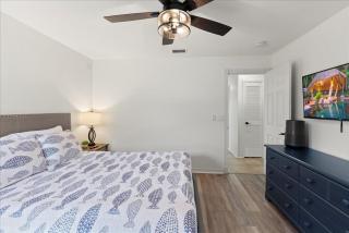 Elegant Canal Front Oasis w Pool Near Beaches - 2