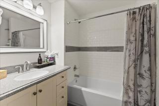 Elegant Canal Front Oasis w Pool Near Beaches - Palm Coast - 1