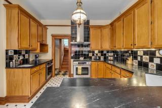 Historic Cap Hill Gem Prime Location Walkable - 8