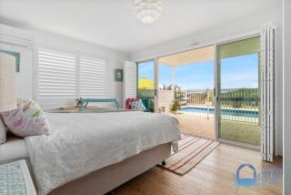 Luxury Sunset and Surf in Halls Head - - 1